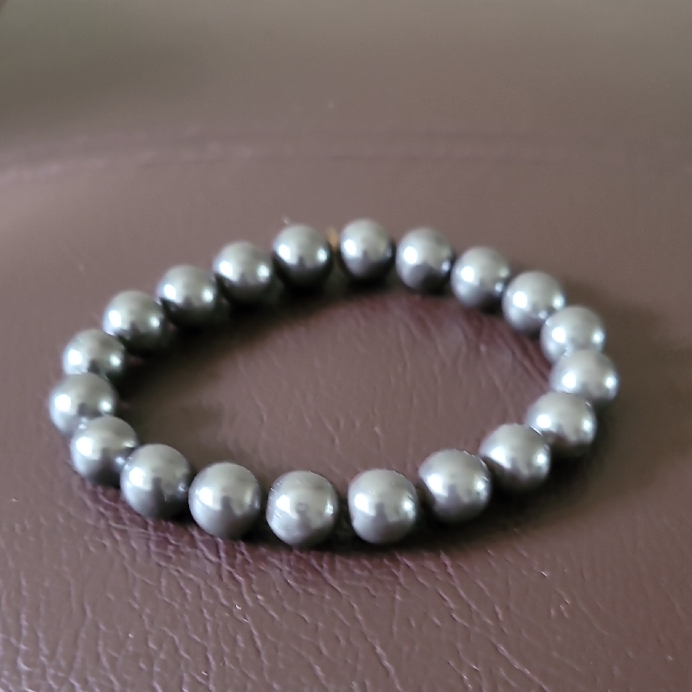 Elegant Gray Beaded Bracelet